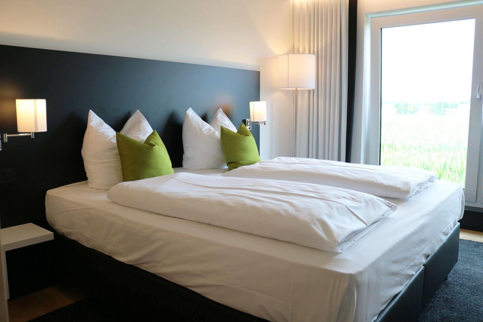 Mn Hotel By Wmm Hotels Mindelheim Esterno foto